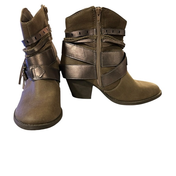 Pop Woman’s Size 8 Boho Fringed Ankle Boots Tan Suede NWT - Picture 1 of 6